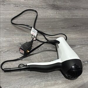 Black and White VR AR Headset with Ergonomic Design
